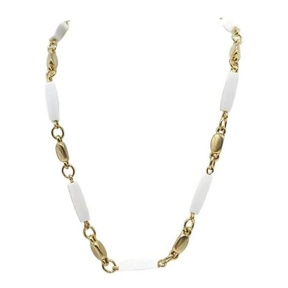 TRIFARI White Lucite Plastic Dainty Gold Tone Bead Beaded Necklace Mid Century - Picture 2 of 4